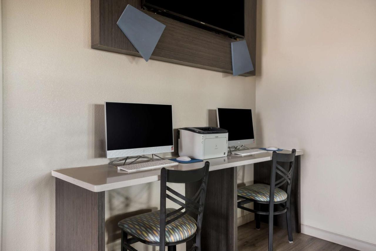Hotel Surestay By Western Grants